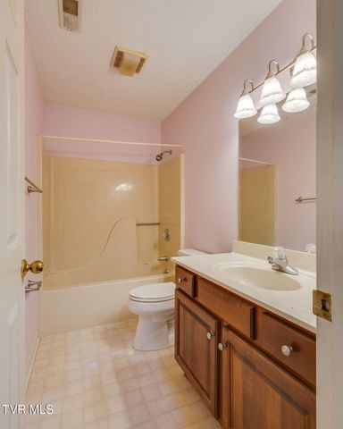 704 Ridgefields Road, Kingsport, TN 37660