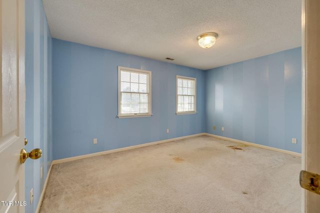 704 Ridgefields Road, Kingsport, TN 37660