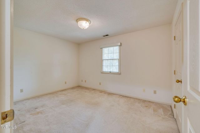 704 Ridgefields Road, Kingsport, TN 37660