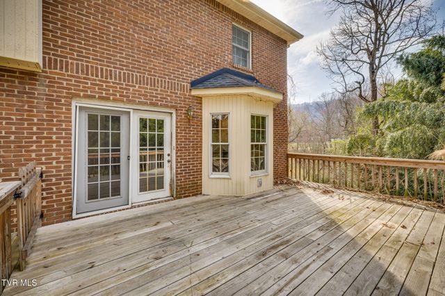 704 Ridgefields Road, Kingsport, TN 37660