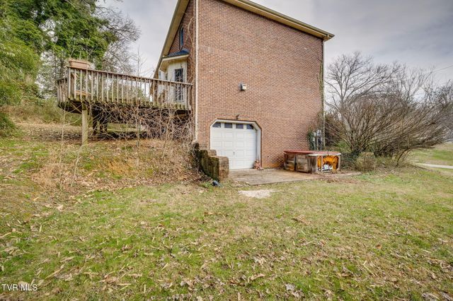 704 Ridgefields Road, Kingsport, TN 37660