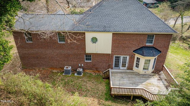 704 Ridgefields Road, Kingsport, TN 37660