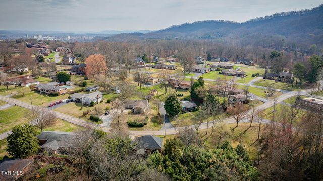704 Ridgefields Road, Kingsport, TN 37660