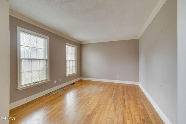 704 Ridgefields Road, Kingsport, TN 37660