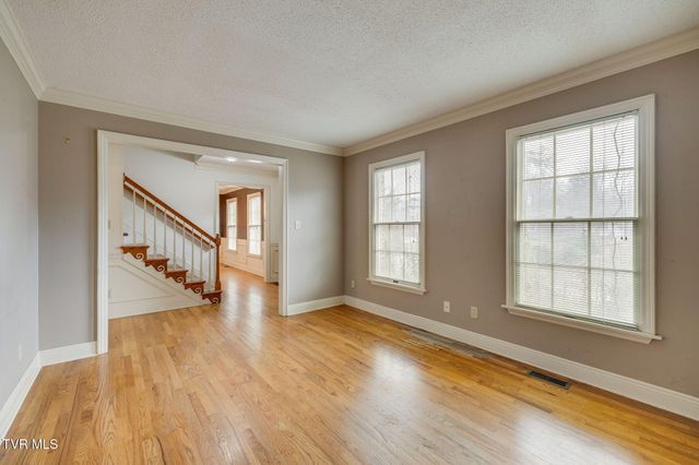 704 Ridgefields Road, Kingsport, TN 37660