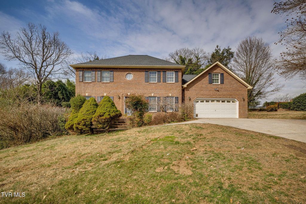 704 Ridgefields Road, Kingsport, TN 37660