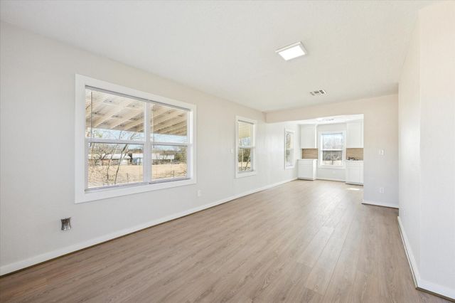 921 E Hill Street, Bellville, TX 77418