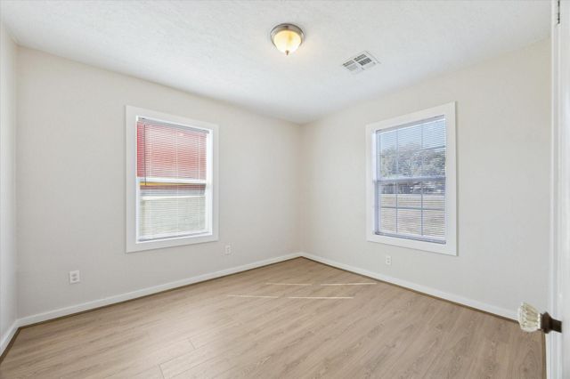 921 E Hill Street, Bellville, TX 77418