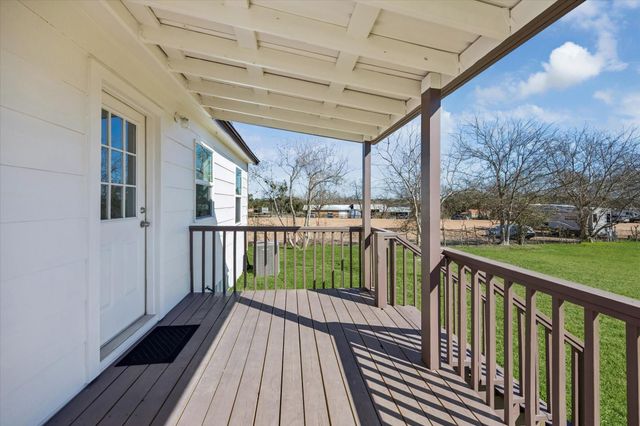 921 E Hill Street, Bellville, TX 77418