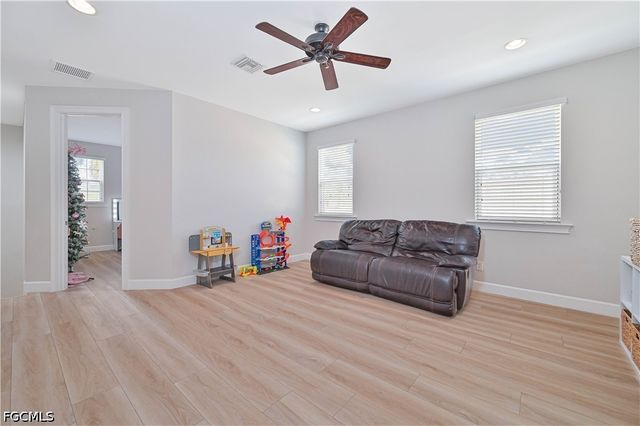 12760 Seaside Key CT, North Fort Myers, FL 33903