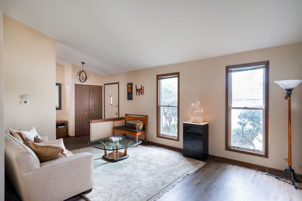 1100 Gail Drive, Buffalo Grove, IL 60089 — photo 4