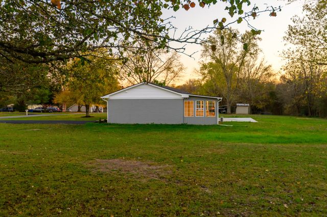 122 Parker Rd, Shelbyville, TN 37160