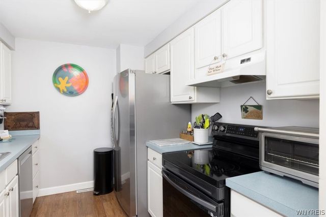 907 Charlesgate Circle, Amherst, NY 14051