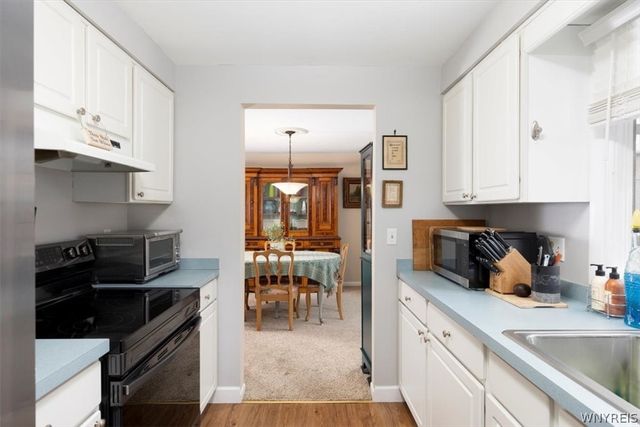 907 Charlesgate Circle, Amherst, NY 14051