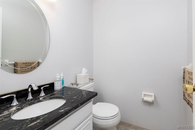 907 Charlesgate Circle, Amherst, NY 14051