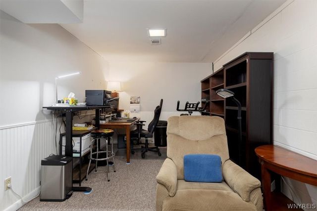 907 Charlesgate Circle, Amherst, NY 14051