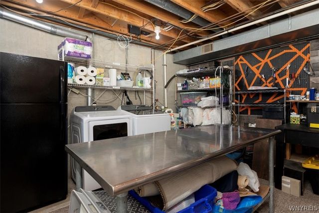 907 Charlesgate Circle, Amherst, NY 14051