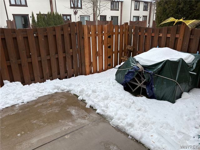 907 Charlesgate Circle, Amherst, NY 14051