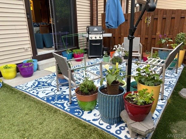 907 Charlesgate Circle, Amherst, NY 14051