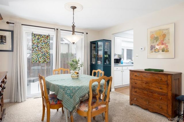 907 Charlesgate Circle, Amherst, NY 14051