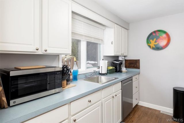 907 Charlesgate Circle, Amherst, NY 14051