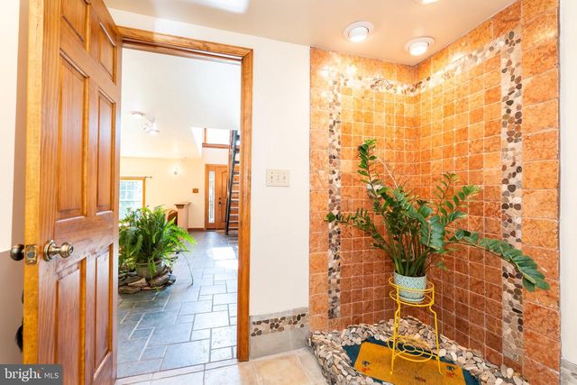 2806 HARPERS FERRY RD, Sharpsburg, MD 21782