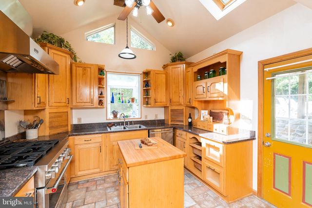 2806 HARPERS FERRY RD, Sharpsburg, MD 21782