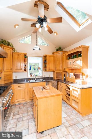 2806 HARPERS FERRY RD, Sharpsburg, MD 21782