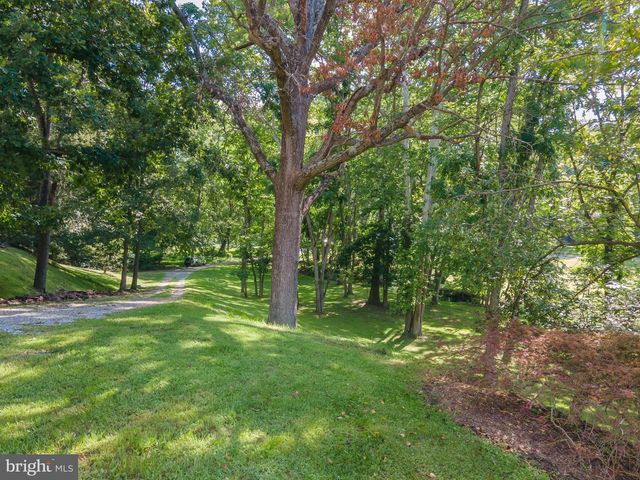 2806 HARPERS FERRY RD, Sharpsburg, MD 21782