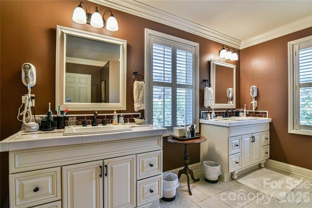 518 Forest Ridge Drive, Mars Hill, NC 28754