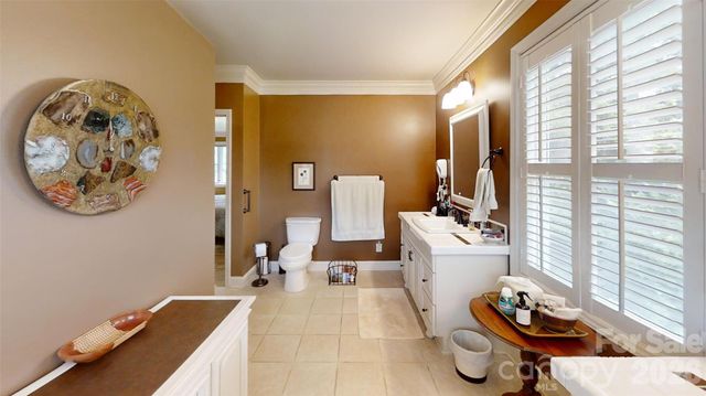 518 Forest Ridge Drive, Mars Hill, NC 28754