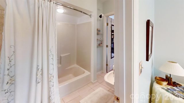 518 Forest Ridge Drive, Mars Hill, NC 28754