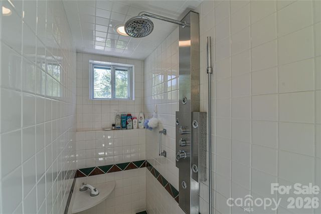 518 Forest Ridge Drive, Mars Hill, NC 28754