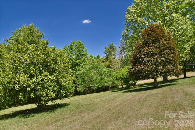 518 Forest Ridge Drive, Mars Hill, NC 28754