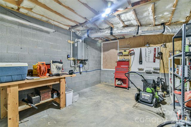 518 Forest Ridge Drive, Mars Hill, NC 28754