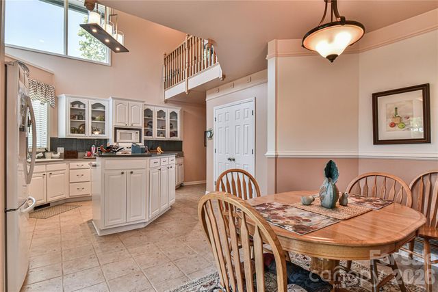 518 Forest Ridge Drive, Mars Hill, NC 28754