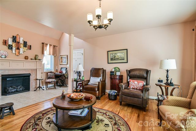 518 Forest Ridge Drive, Mars Hill, NC 28754