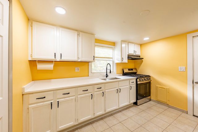 2318 Gideon Avenue, Zion, IL 60099