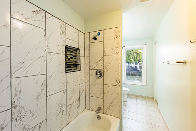 2318 Gideon Avenue, Zion, IL 60099