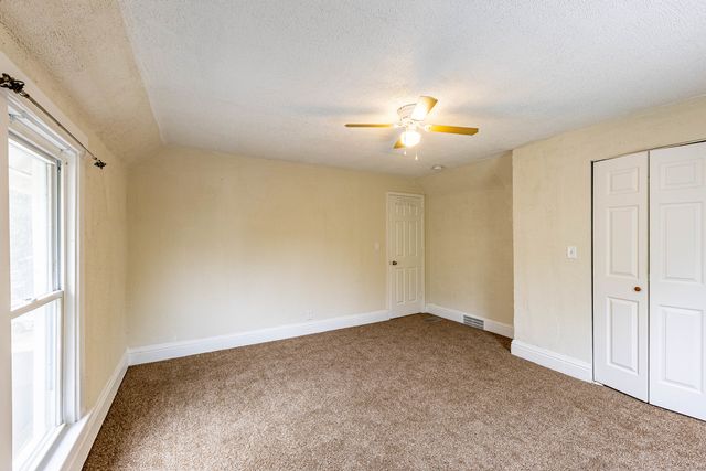 2318 Gideon Avenue, Zion, IL 60099