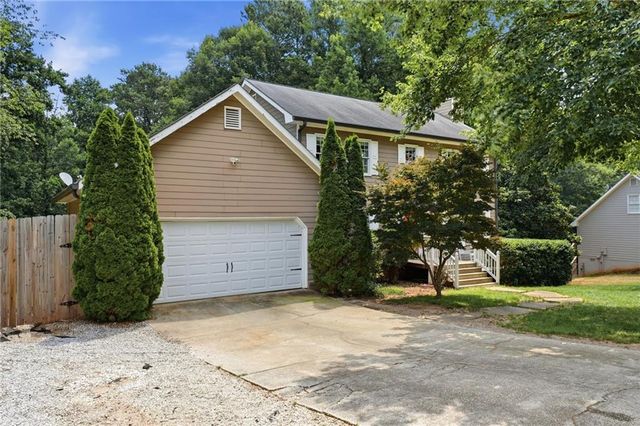 870 Springtime Drive, Lawrenceville, GA 30043