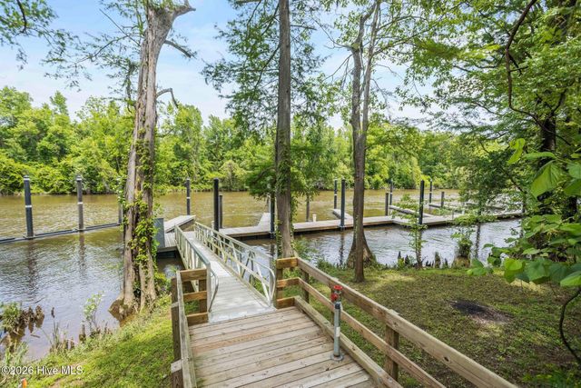 3710 Friendly Orange Court NE, Leland, NC 28451