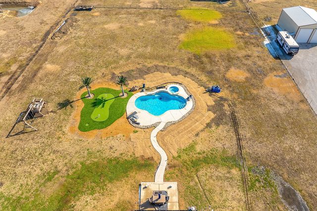 4410 Huling Road, Sanger, TX 76266