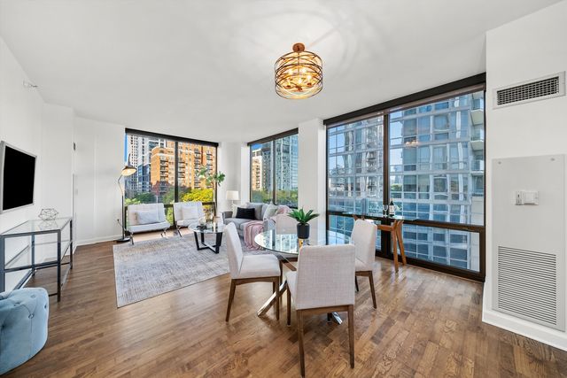 233 E 13th Street 601, Chicago, IL 60605
