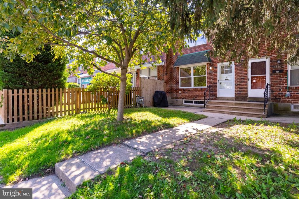 222 E PARK AVE, AMBLER, PA 19002 — exterior