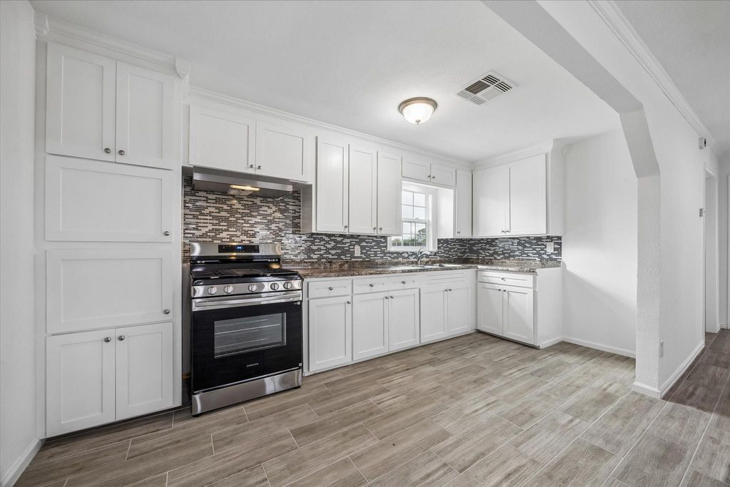 609 Avenue M, South Houston, TX 77587