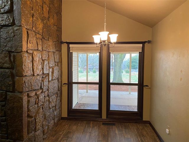 2023 N 9th Street, Purcell, OK 73080