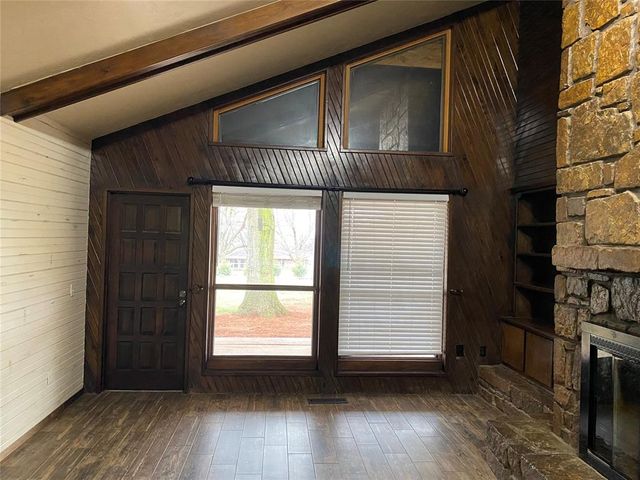 2023 N 9th Street, Purcell, OK 73080