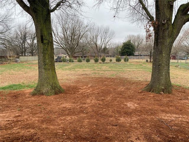 2023 N 9th Street, Purcell, OK 73080