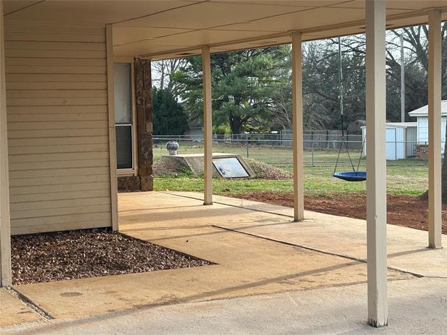 2023 N 9th Street, Purcell, OK 73080